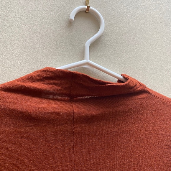 ⭐️ 2/15$ Burnt orange long sleeve w/ mock neck - Picture 2 of 2